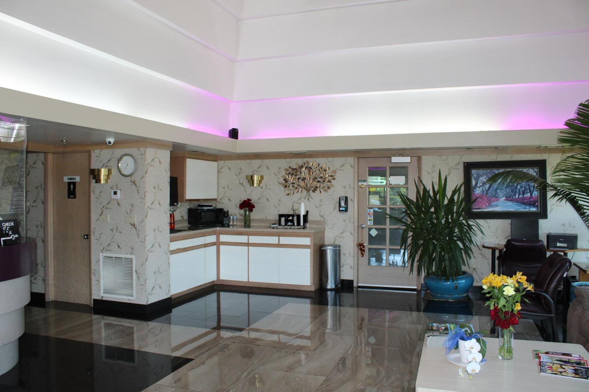 Americas Best Value Inn - Phoenix / Ashland Bagian luar foto
