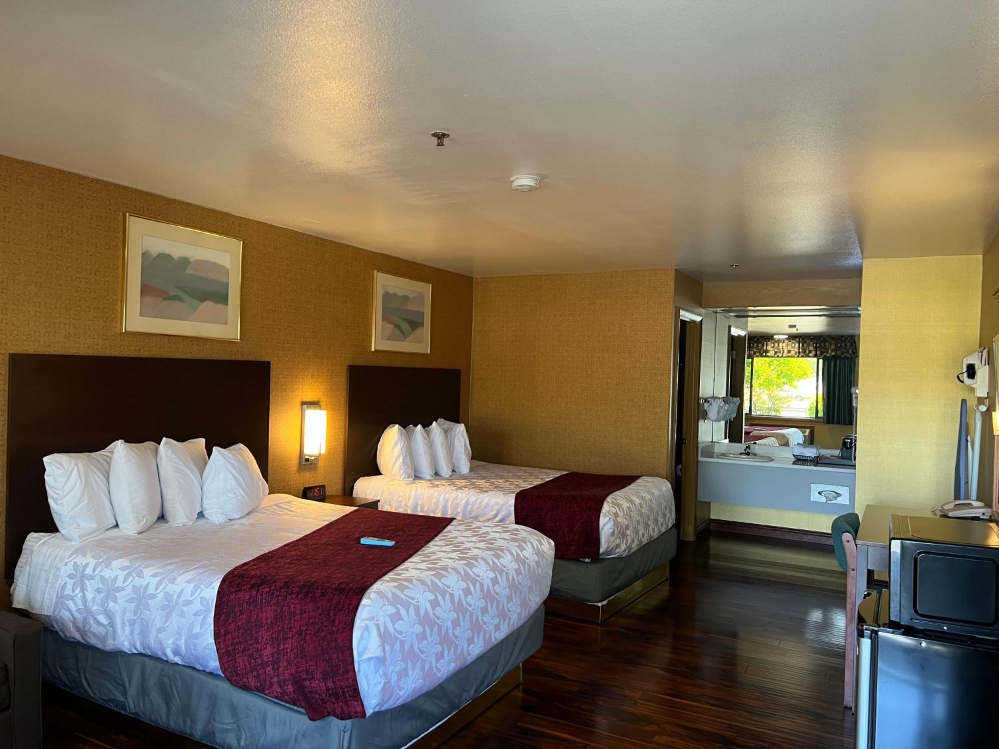 Americas Best Value Inn - Phoenix / Ashland Bagian luar foto
